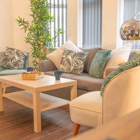 Principality Suites; Three Bed By Property Promise 카디프 외부 사진