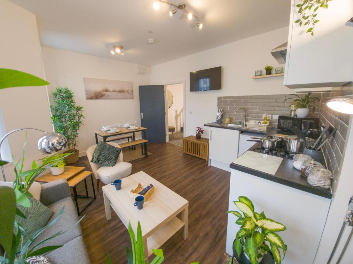 Principality Suites; Three Bed By Property Promise 카디프 외부 사진
