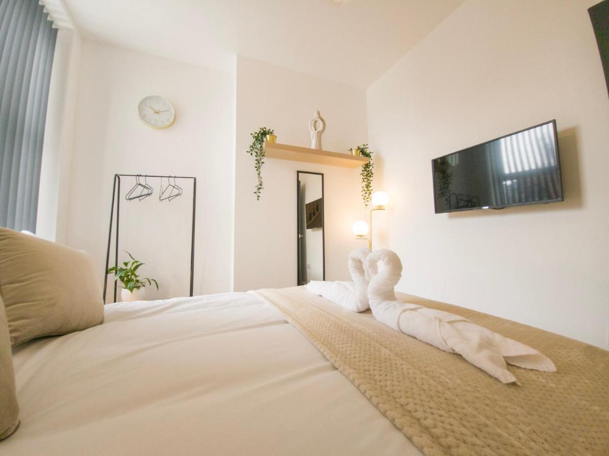 Principality Suites; Three Bed By Property Promise 카디프 외부 사진