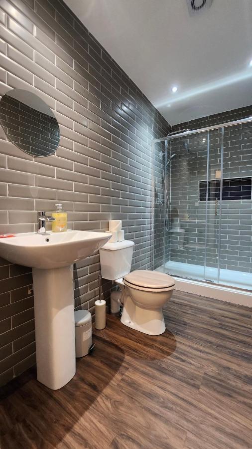 Principality Suites; Three Bed By Property Promise 카디프 외부 사진