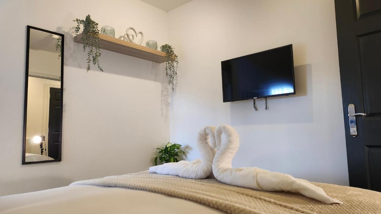 Principality Suites; Three Bed By Property Promise 카디프 외부 사진